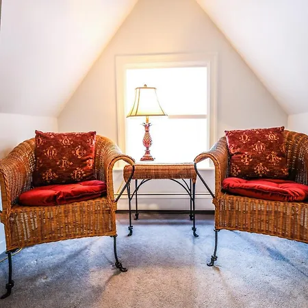 The Lunenburg Inn-2